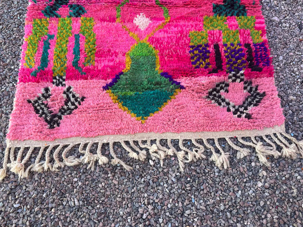 Alfombra Bereber Azilal "Rosa Neón & Marruecos Pop" – Tejida a Mano en Lana