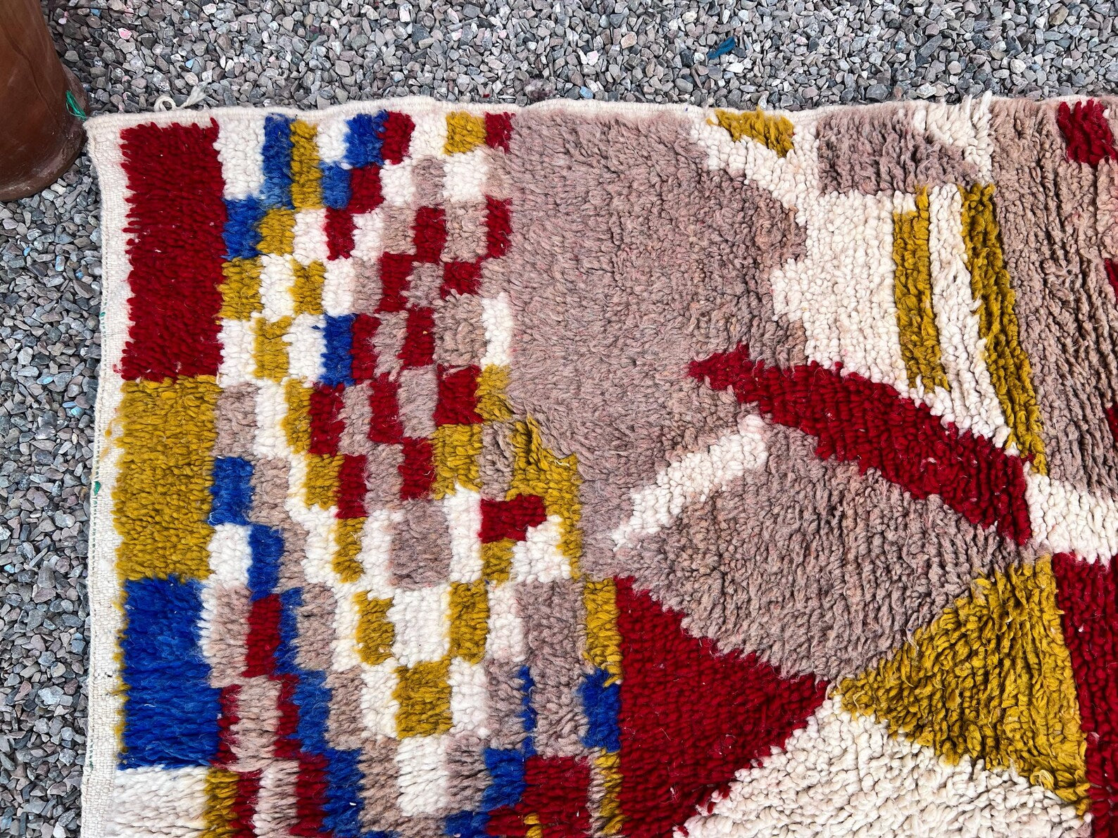 Alfombra Bereber Azilal "Relatos del Atlas" – Tonos Tierra y Geometría Ancestral