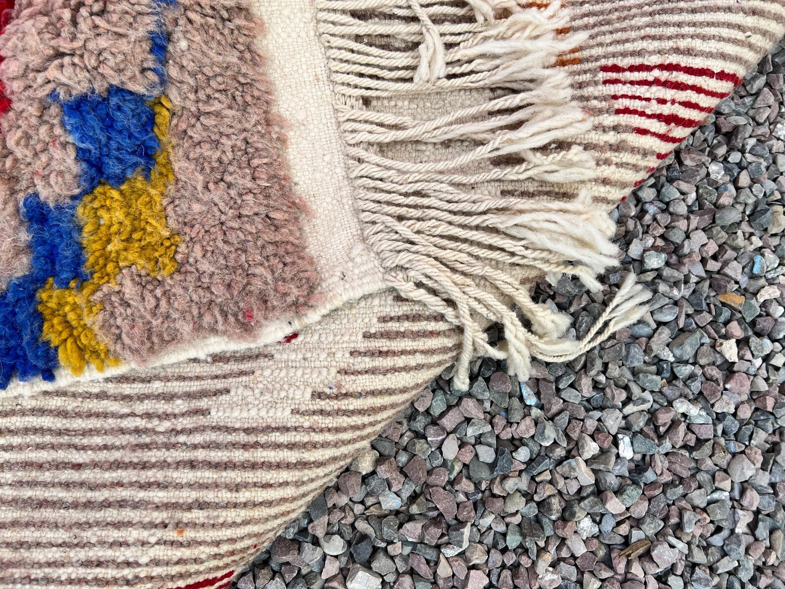 Alfombra Bereber Azilal "Relatos del Atlas" – Tonos Tierra y Geometría Ancestral