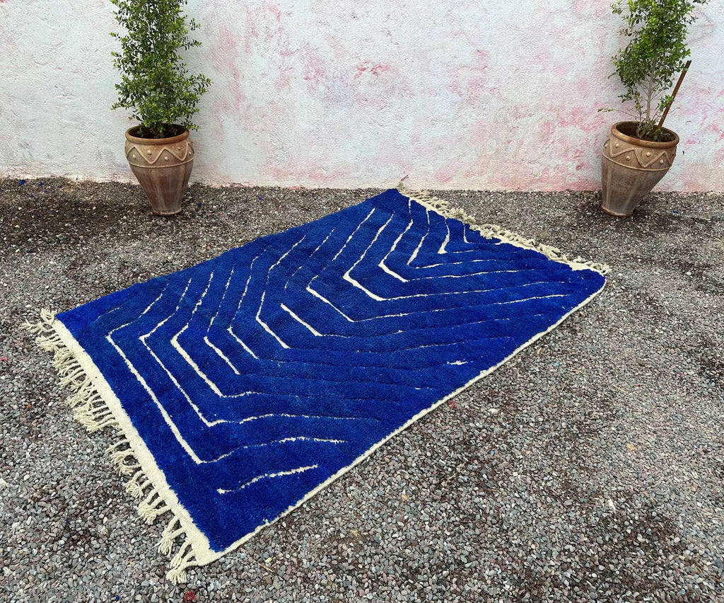 Alfombra Bereber "Mosaico de Historias" – Boucherouite de Alta Densidad en Rojo, Azul y Verde